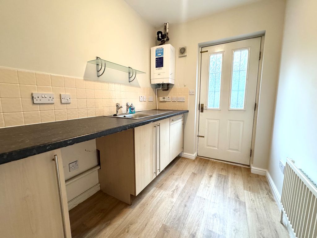 Property photo 3 of 13 Utility Room
