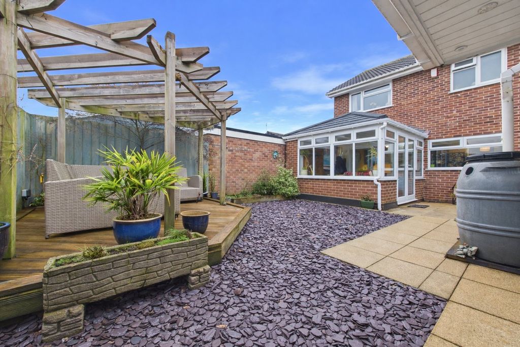 Property photo 2 of 23