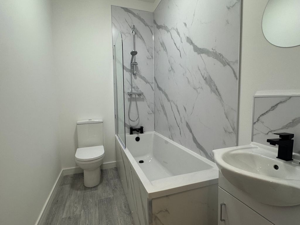 Property photo 1 of 5 Bathroom