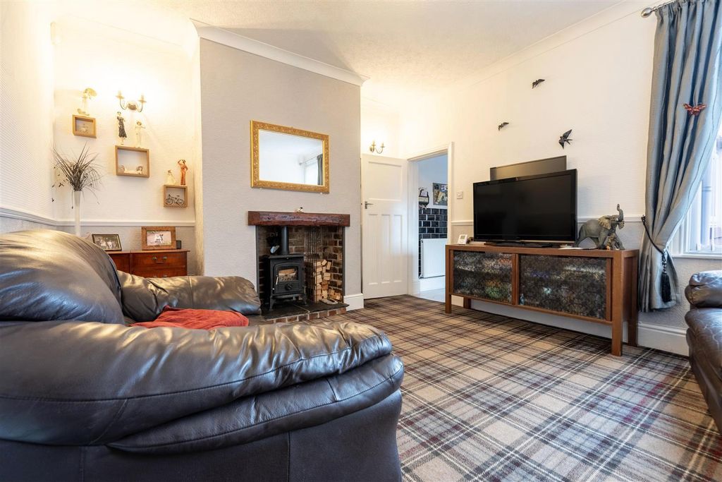 Property photo 2 of 8 Living Room