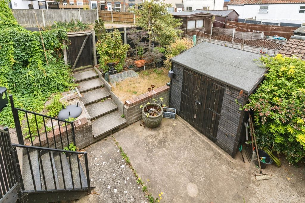 Property photo 2 of 15 Communal Garden