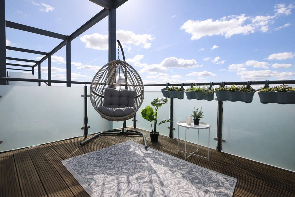 Property photo 3 of 12 210E58Ff-3E22-4929-A18A-0cd63111599E.Png