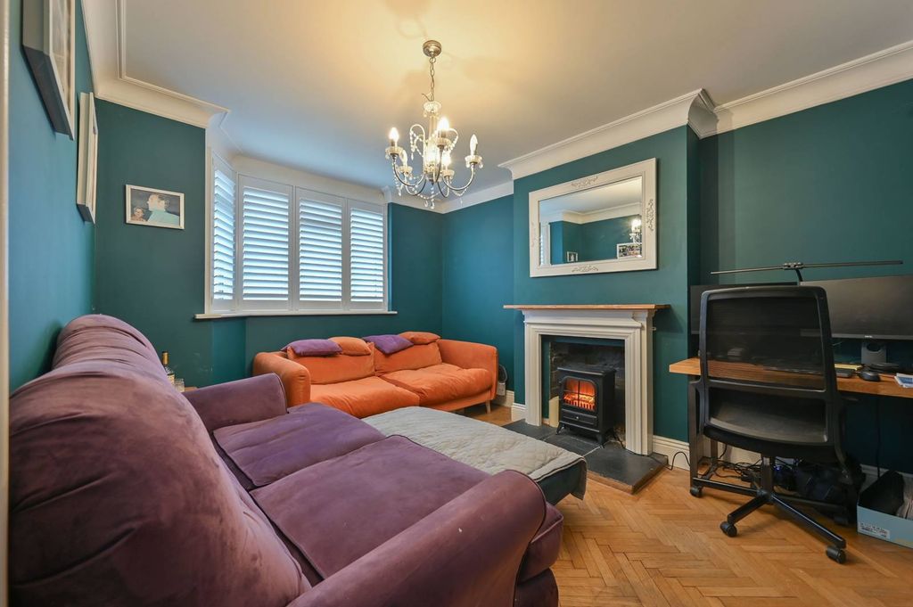 Property photo 3 of 25