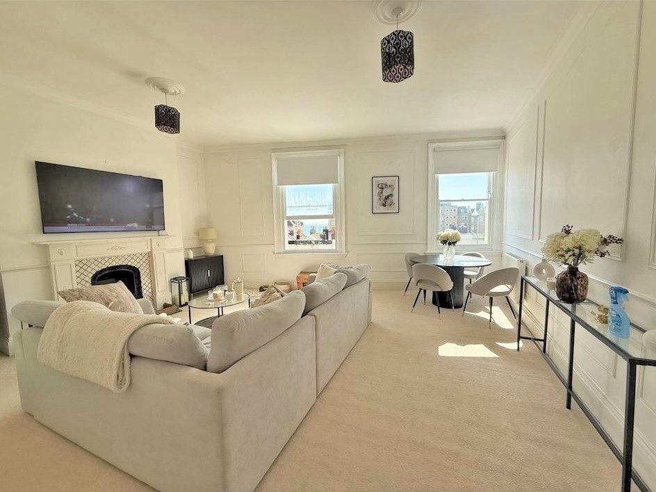 Property photo 2 of 14 27
