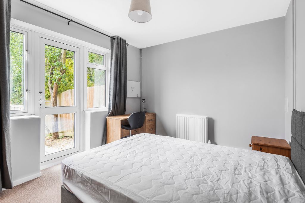 Property photo 2 of 9 740003 (8)