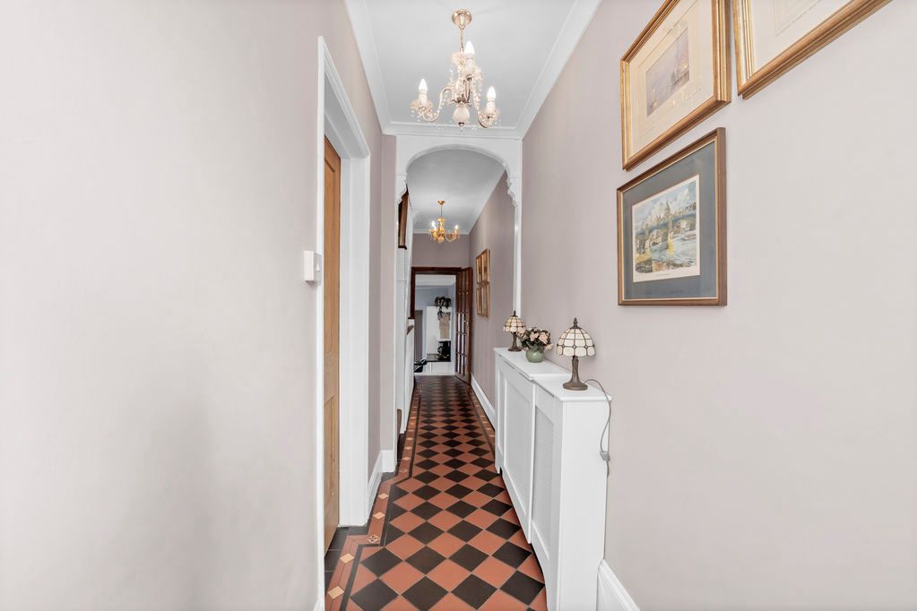 Property photo 2 of 17 Enrance Hall