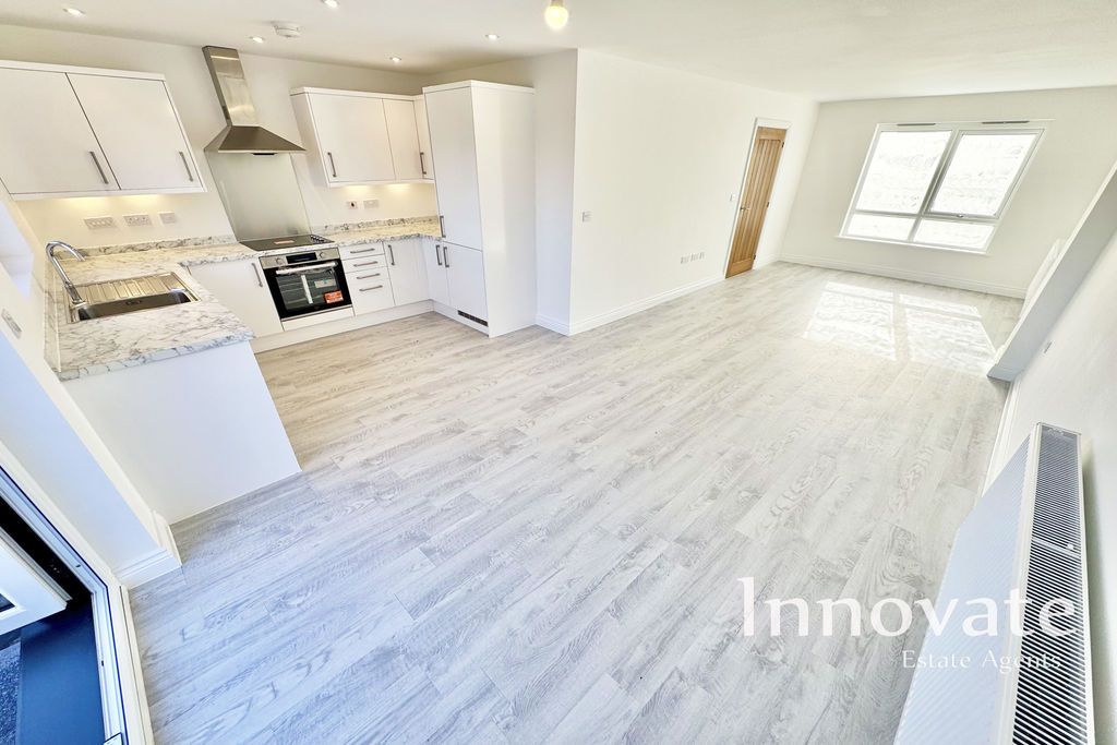 Property photo 2 of 20 Photo 11