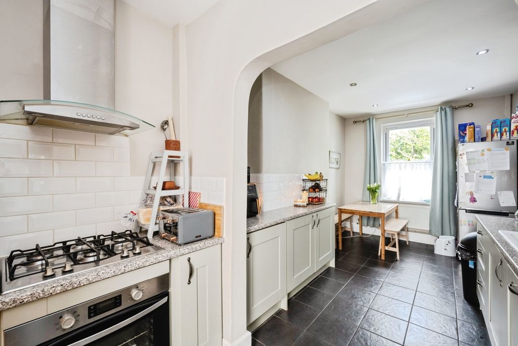 Property photo 3 of 21 Pbox-Img.Jpg
