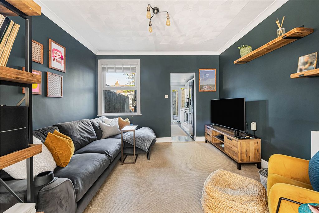 Property photo 3 of 16 Picture No. 11