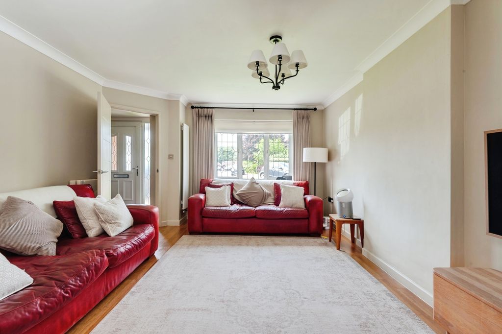 Property photo 3 of 18 Pbox-Img.Jpg