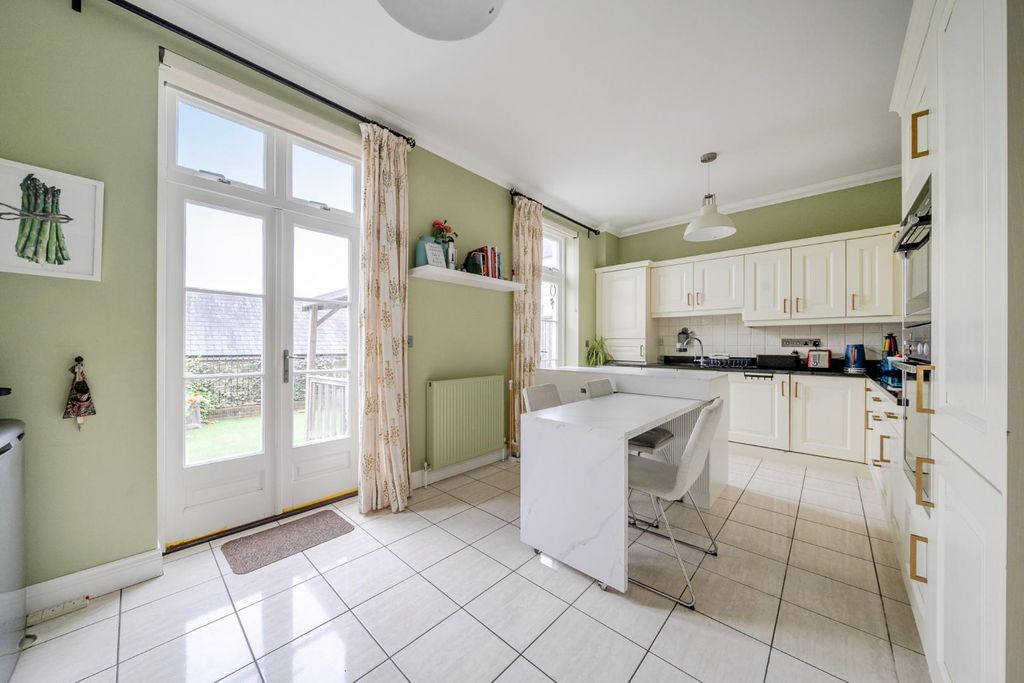 Property photo 3 of 24 1473115-16-6A2c0A9899c77.Jpg