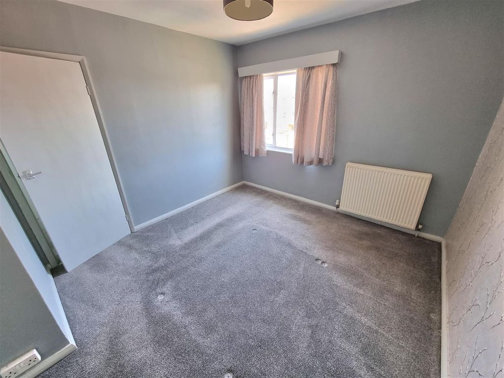 Property photo 3 of 16 Bed 1.1.Jpg