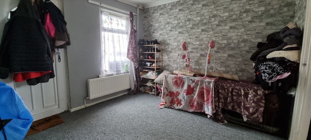 Property photo 3 of 9