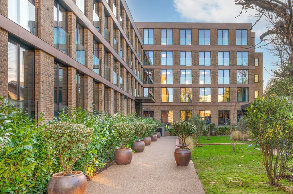 Property photo 1 of 10