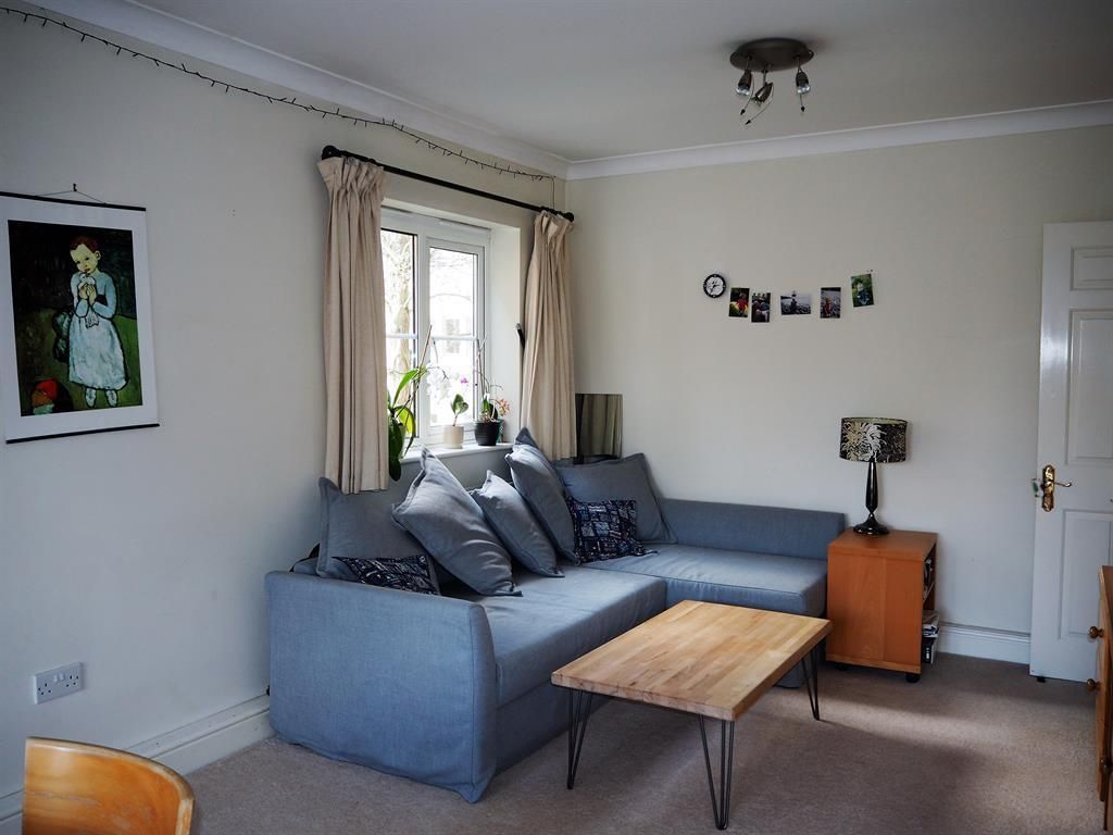 Property photo 2 of 8