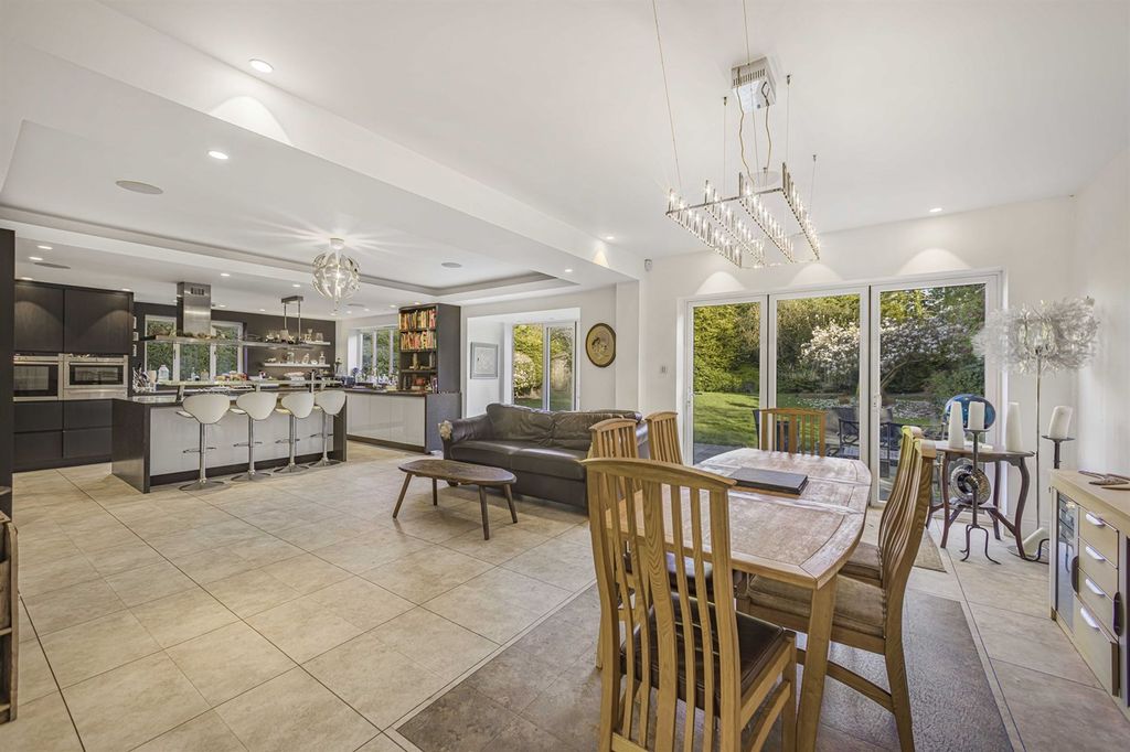 Property photo 2 of 19 Dining Room