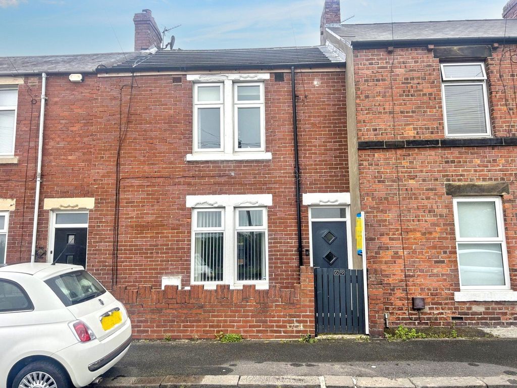 Property photo 1 of 12