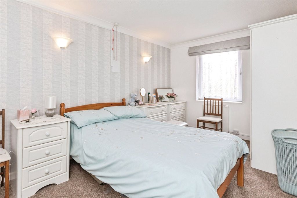 Property photo 3 of 13 Bedroom