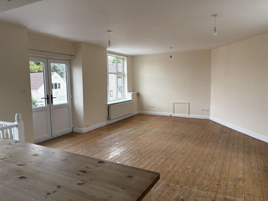 Property photo 2 of 13 Kitchen/Lounge/Diner
