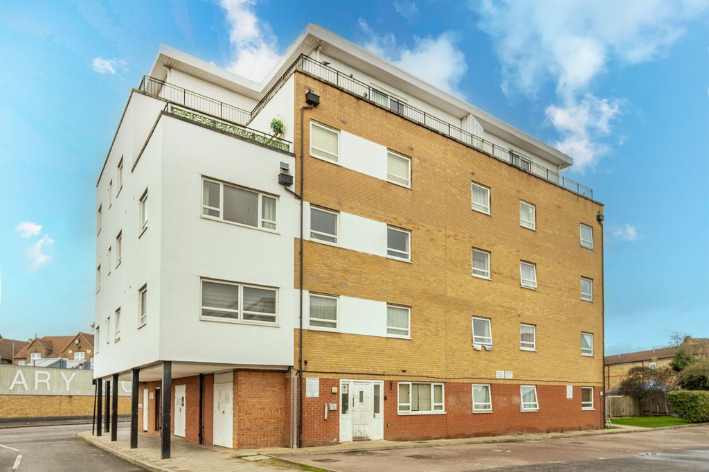 Property photo 1 of 9