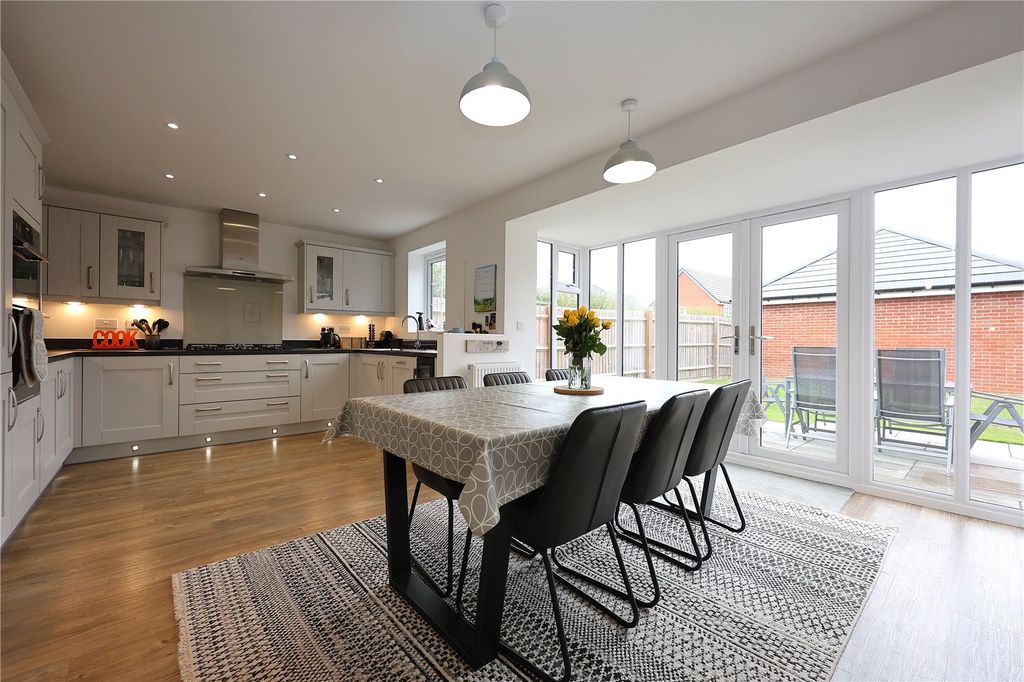 Property photo 3 of 27 Picture No. 07