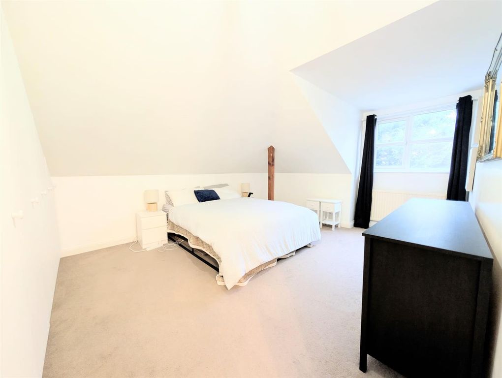 Property photo 3 of 6 Bcb4Dfa5-485B-4B42-B2A2-246d8Fcca6F6.Jpg