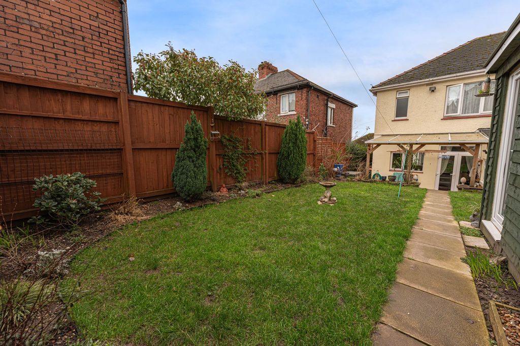 Property photo 2 of 29