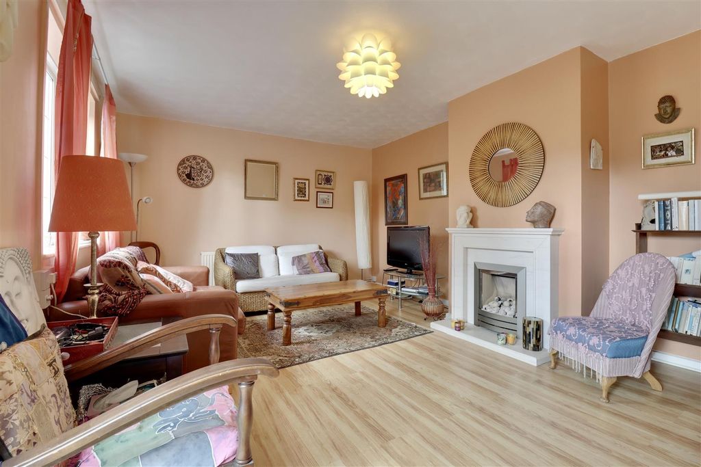 Property photo 2 of 26 Dbbd4478-Db33-4008-A409-8C7F7296950C_1_201_A.Jpeg