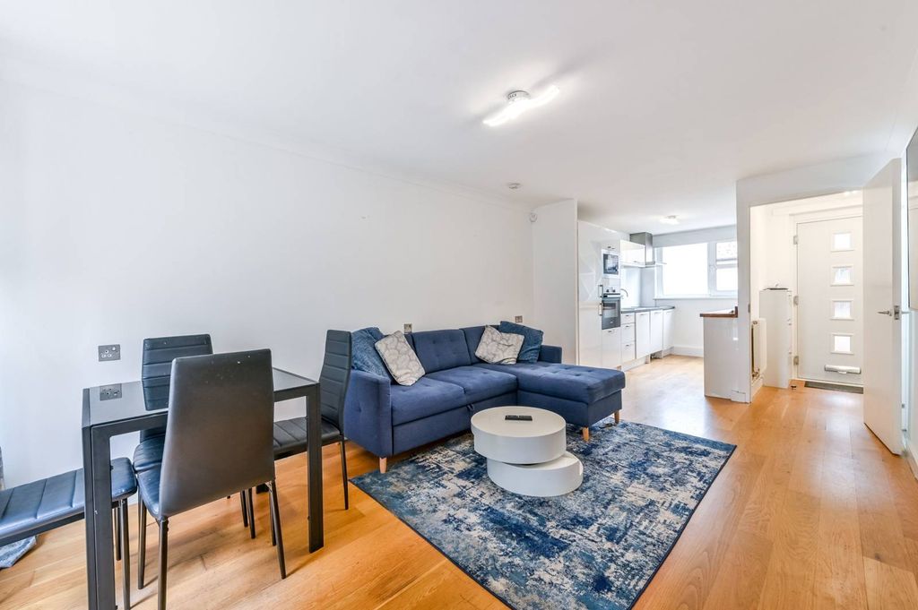 Property photo 3 of 8