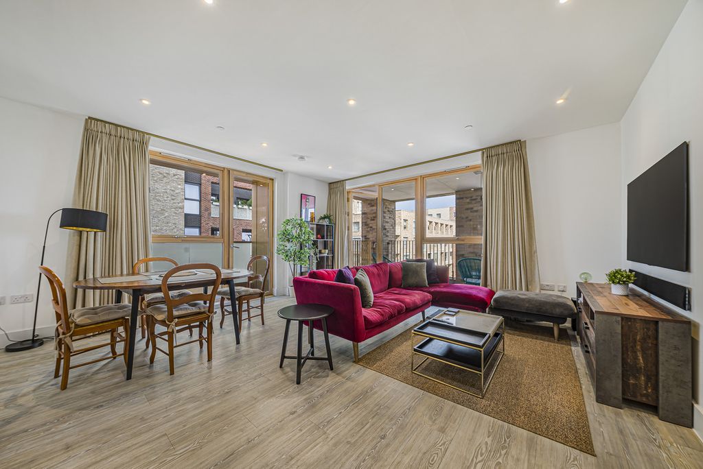 Property photo 1 of 25