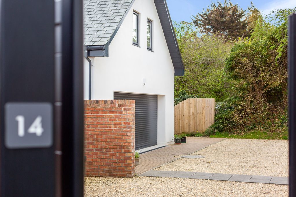 Property photo 1 of 45