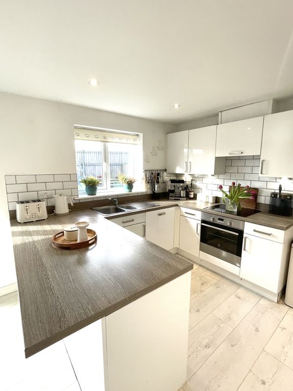 Property photo 2 of 17 Img_1924