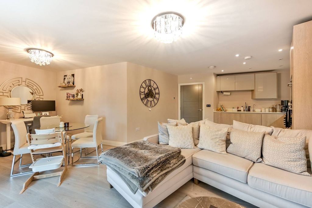 Property photo 3 of 11