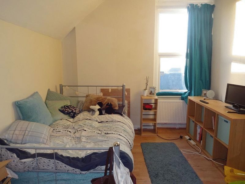 Property photo 3 of 7 Photo 9