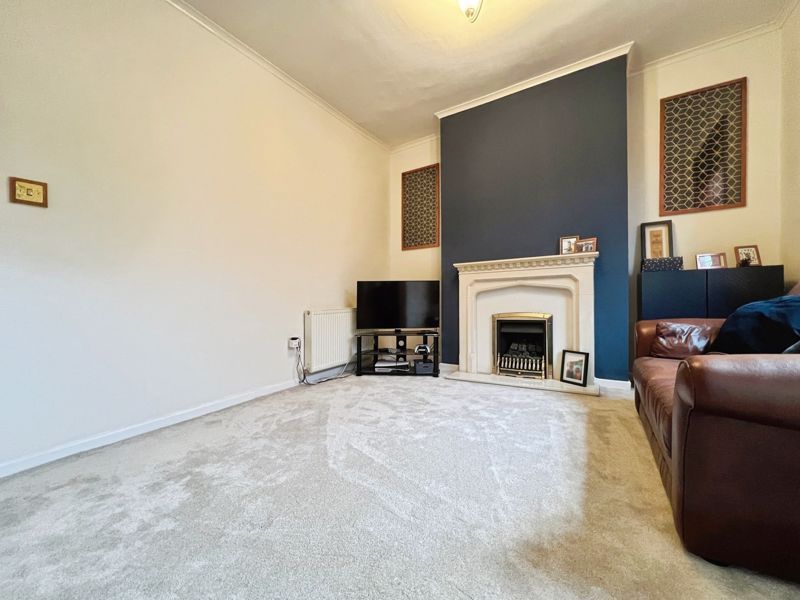 Property photo 2 of 17 Lounge