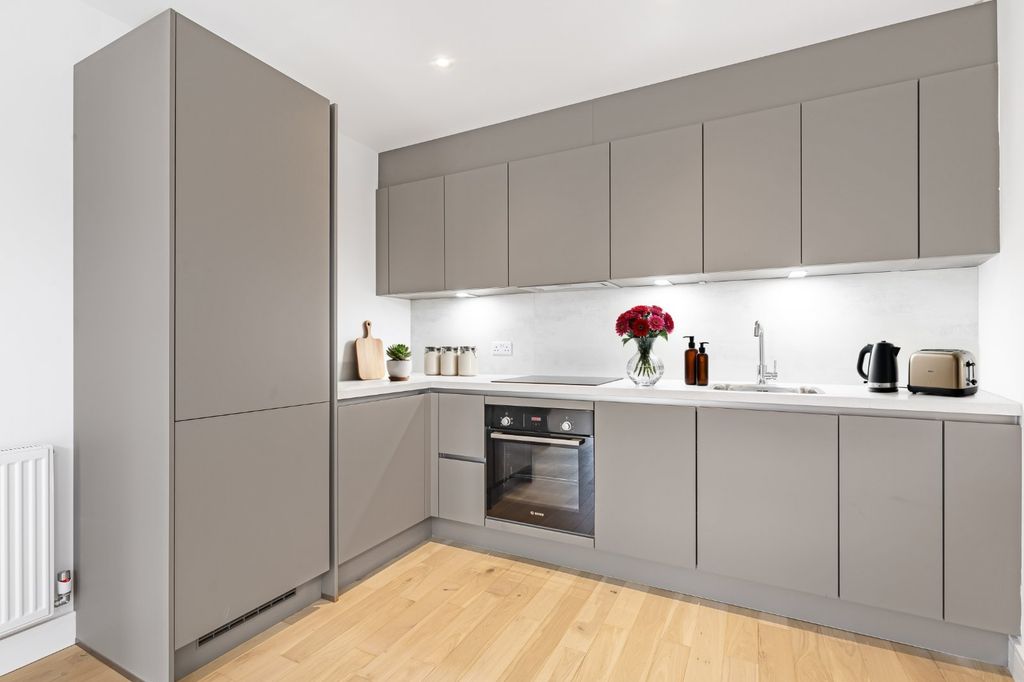 Property photo 3 of 6 Picture No. 14