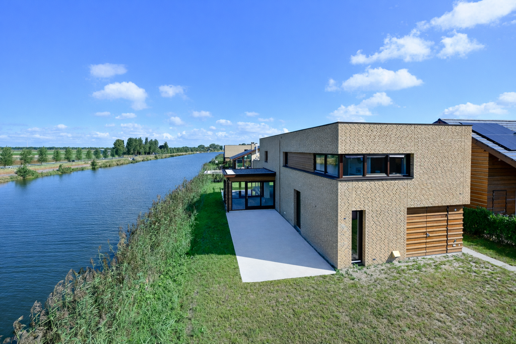 Property photo 2 of 46