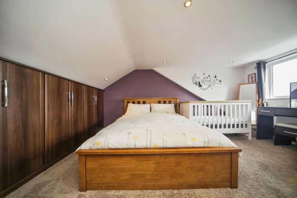Property photo 3 of 24 9T5A8123