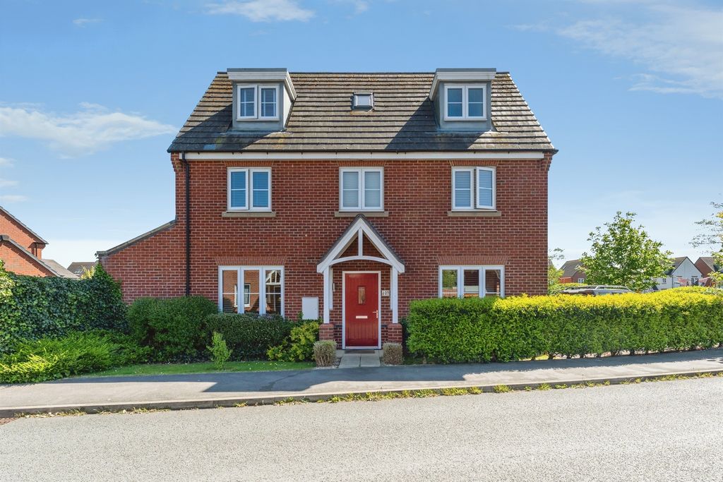 Property photo 1 of 32