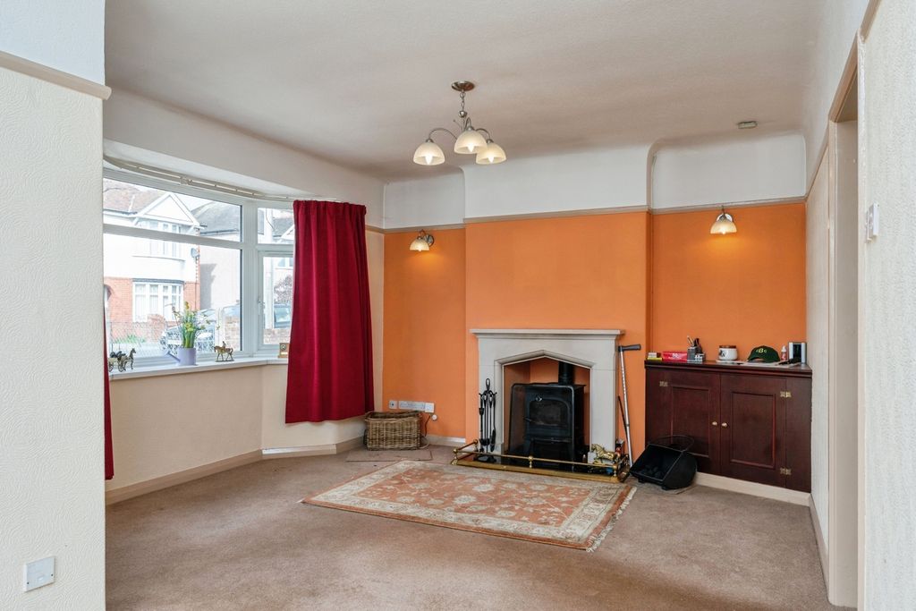 Property photo 3 of 18 Pbox-Img.Jpg