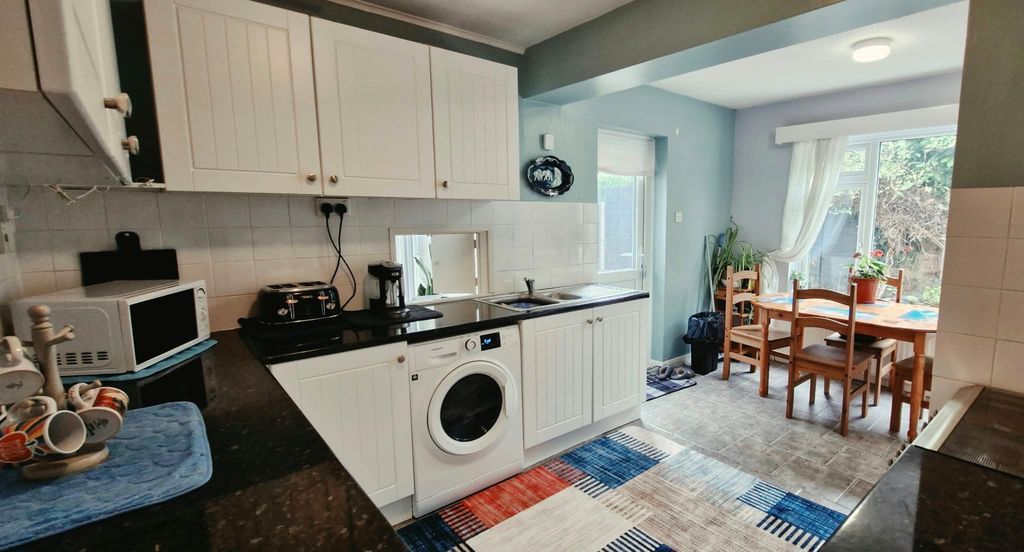 Property photo 2 of 16 Kitchen