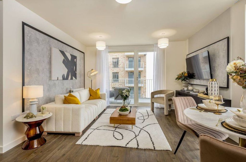 Property photo 1 of 9