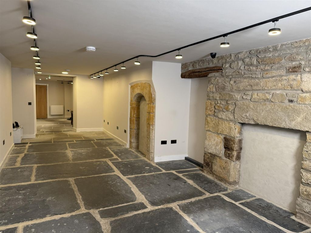 Property photo 1 of 14 Photo 0