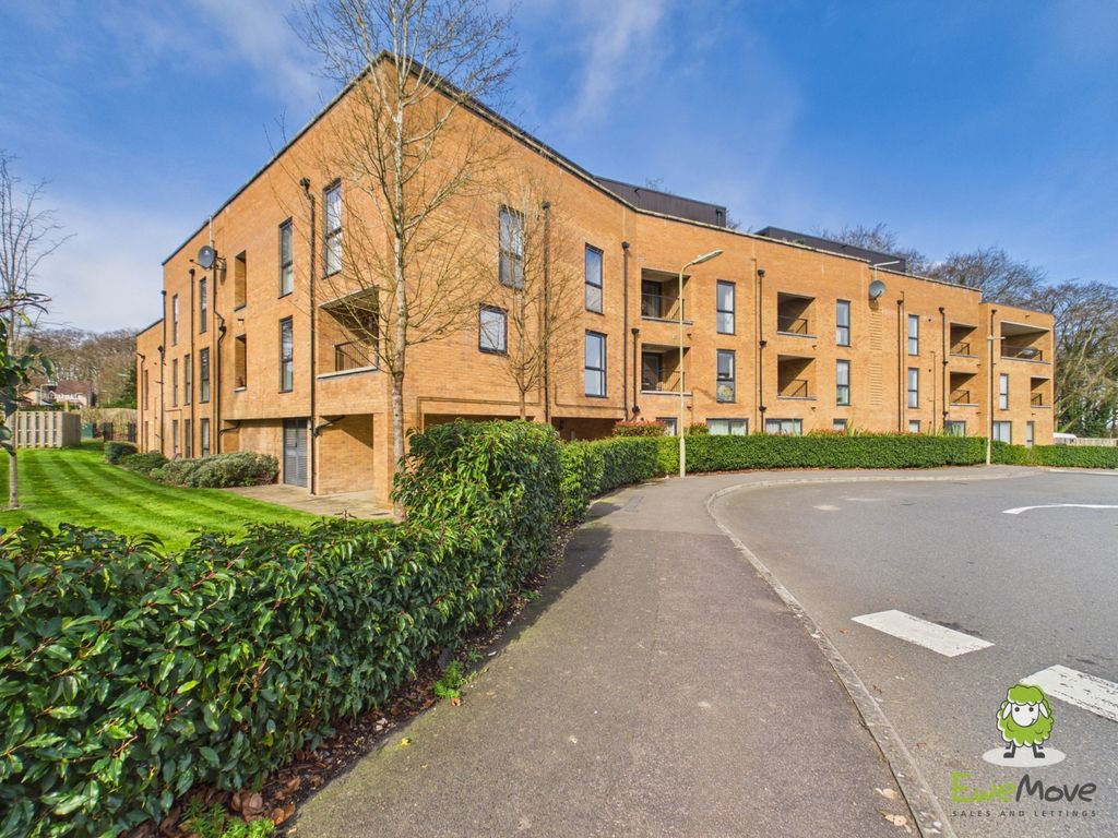 Property photo 1 of 14 Ewemove Basingstoke Locksbridge House External Fro