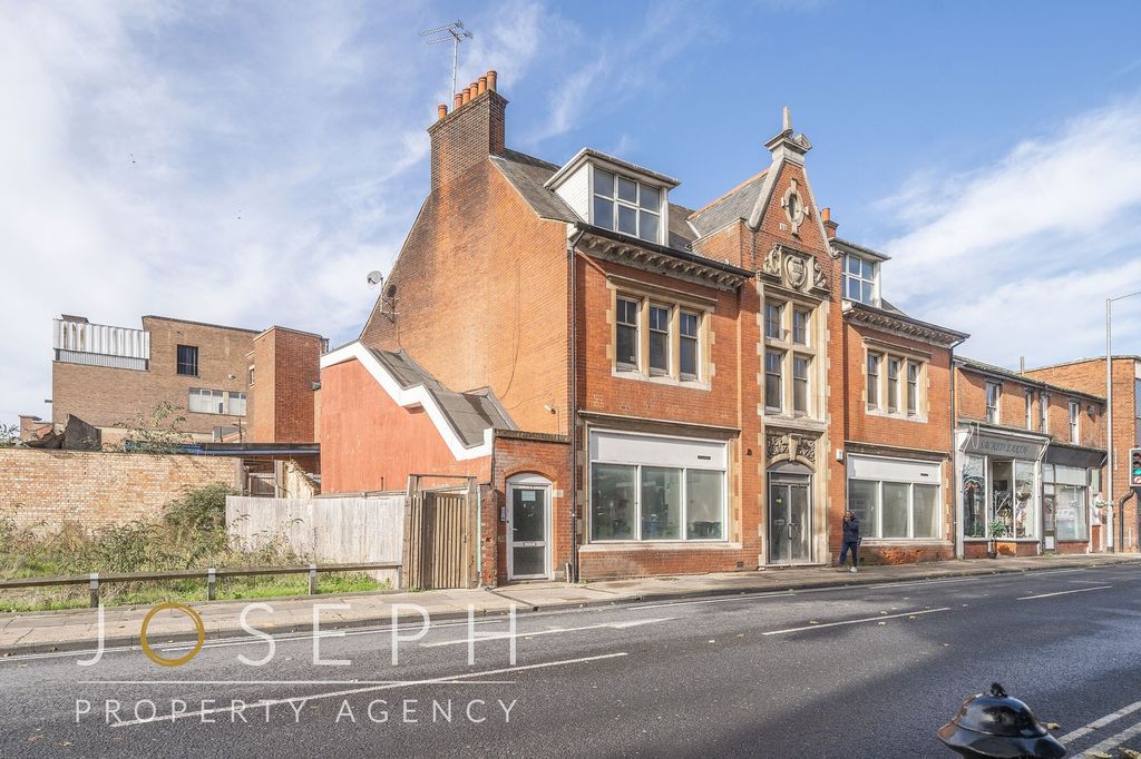 Property photo 1 of 5