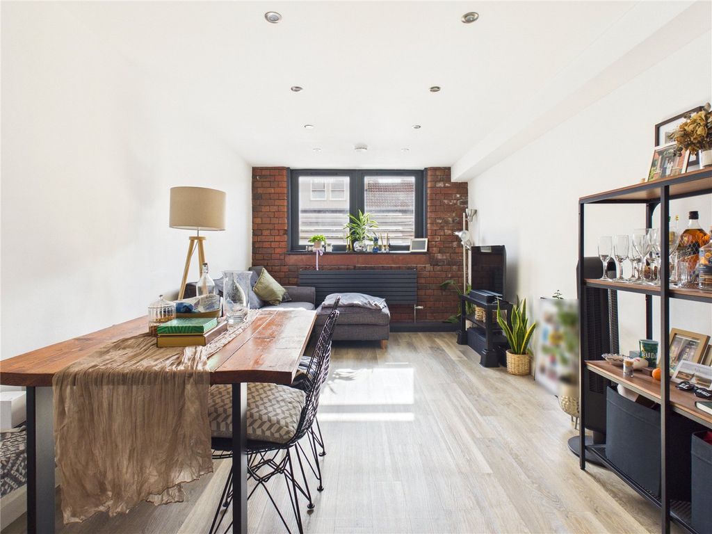 Property photo 1 of 14 Picture No. 04