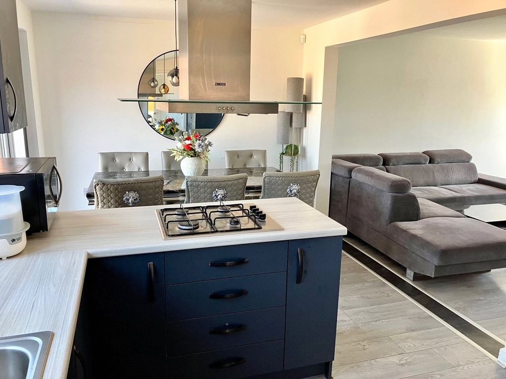 Property photo 3 of 14 Dining Kitchen