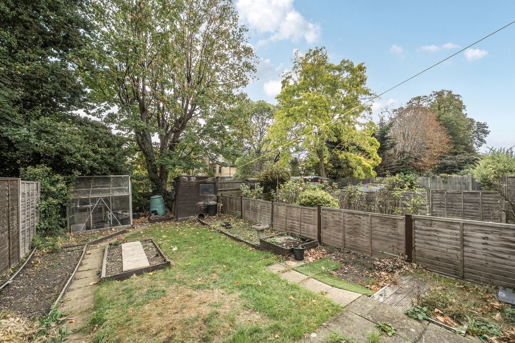 Property photo 3 of 9 Garden