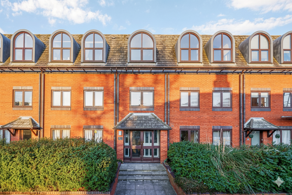 Property photo 1 of 9 External