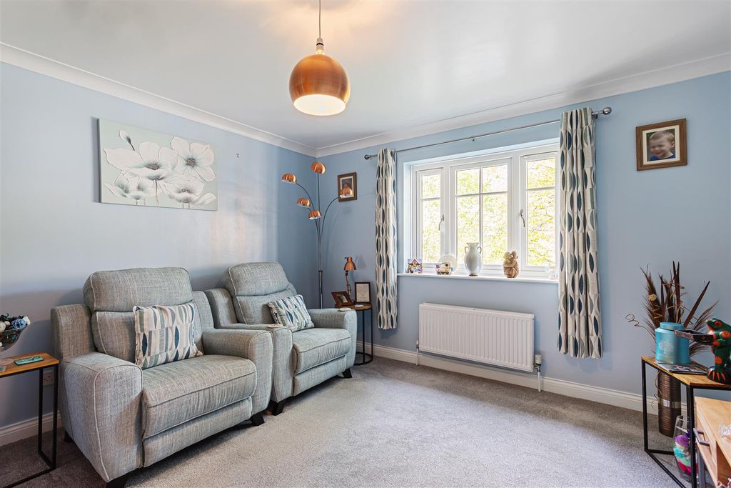 Property photo 3 of 21 Apt_5_Beverley_House_1 2.Jpg